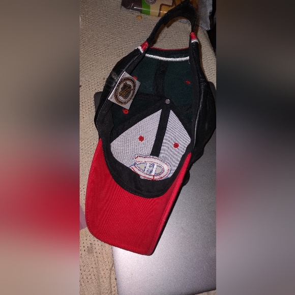 COPY - montreal hat - Picture 3 of 4